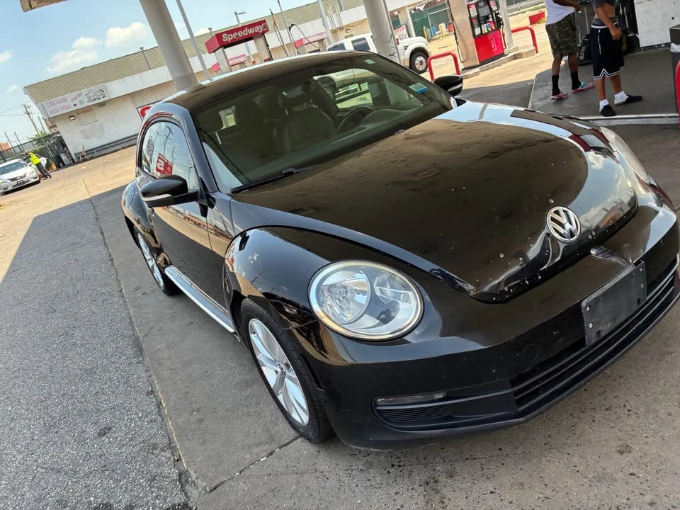 2012 Volkswagen A5 Beetle - Image 2 of 7