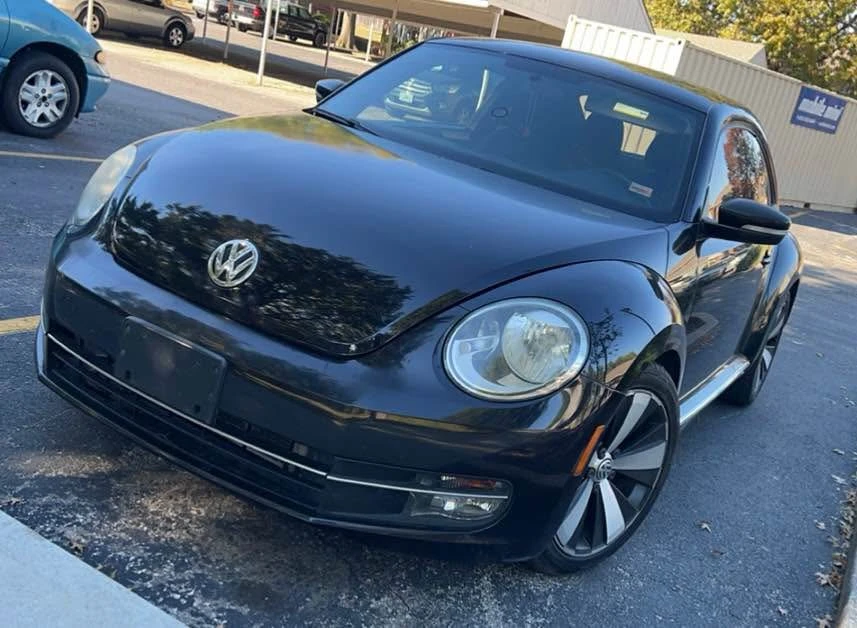 2012 Volkswagen A5 Beetle - Image 2 of 10