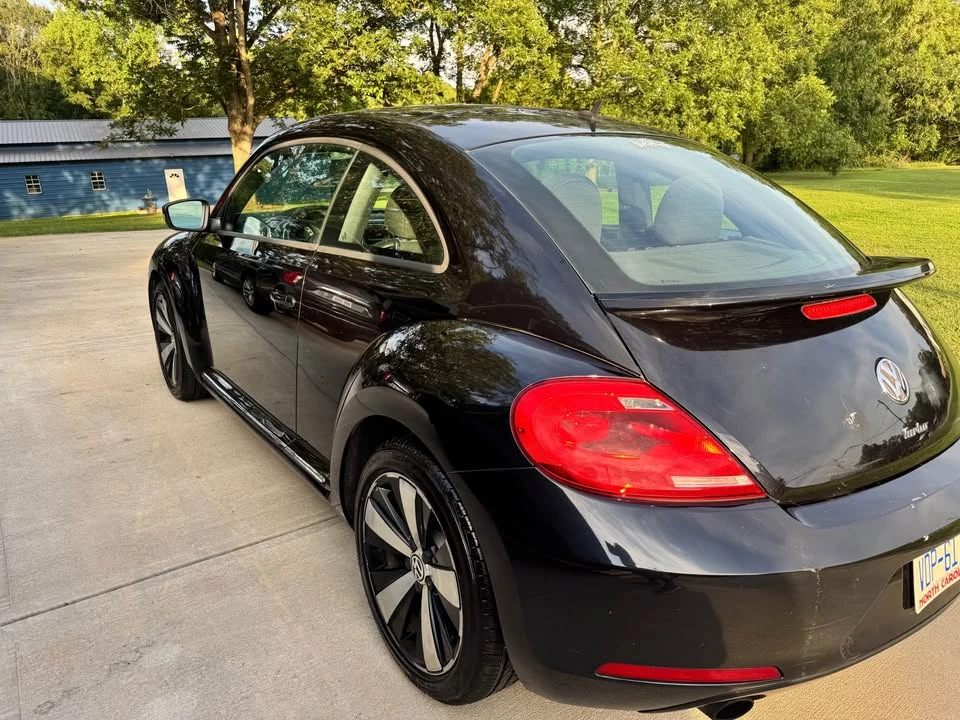 2012 Volkswagen A5 Beetle - Image 2 of 12