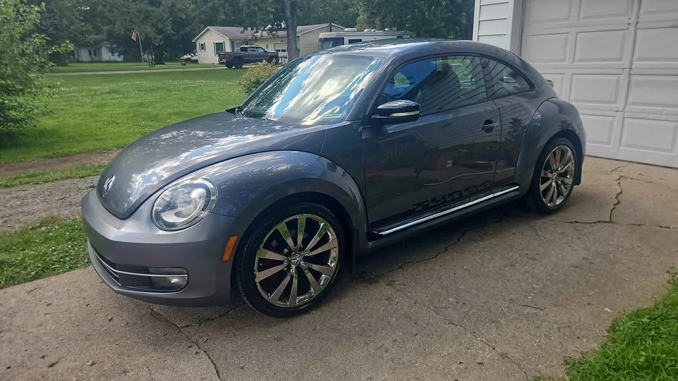 2012 Volkswagen A5 Beetle - Image 2 of 11