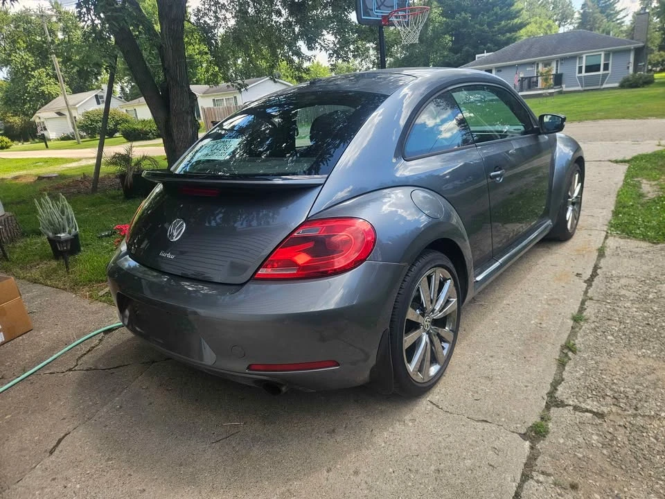 2012 Volkswagen A5 Beetle - Image 6 of 11