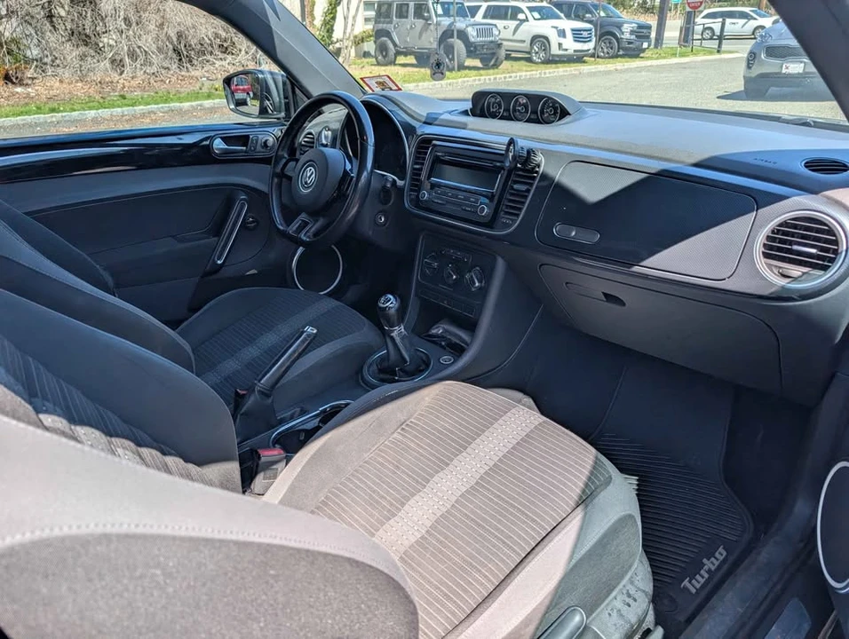 2012 Volkswagen A5 Beetle - Image 13 of 16
