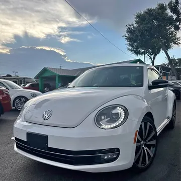 2012 Volkswagen Beetle 2.0T SE Hatchback 2D