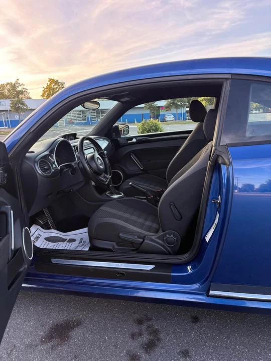 2012 Volkswagen A5 Beetle - Image 5 of 12