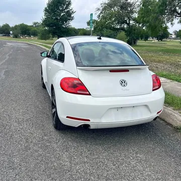 2012 Volkswagen Beetle 2.0T Turbo Hatchback 2D