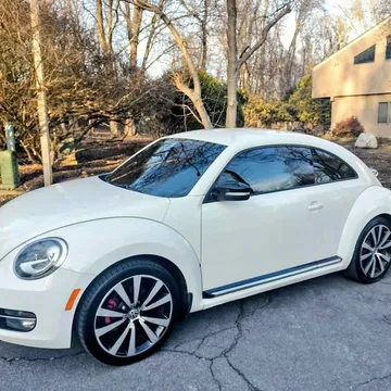 2012 Volkswagen Beetle 2.0T Turbo Hatchback 2D