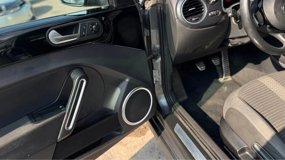 2012 Volkswagen A5 Beetle - Image 14 of 20