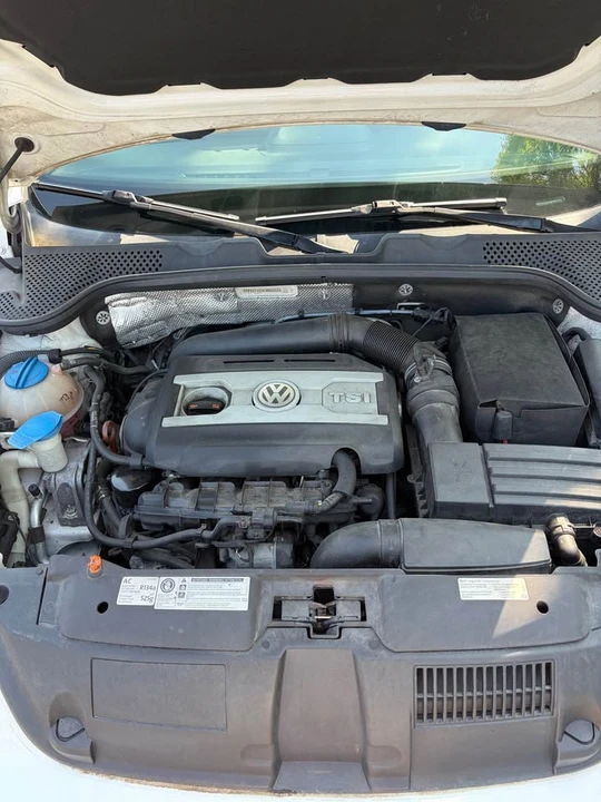 2012 Volkswagen A5 Beetle - Image 5 of 20
