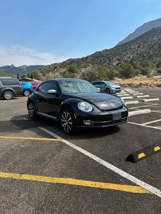 2012 Volkswagen A5 Beetle - Image 2 of 10