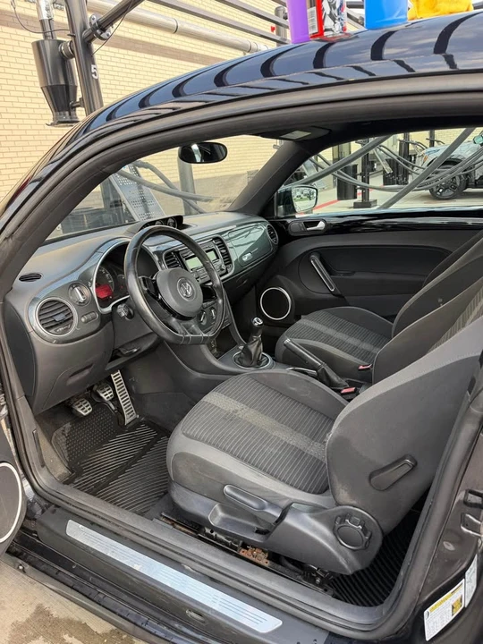 2012 Volkswagen A5 Beetle - Image 5 of 10