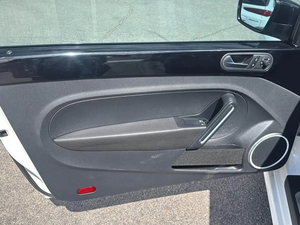 2012 Volkswagen A5 Beetle - Image 5 of 18