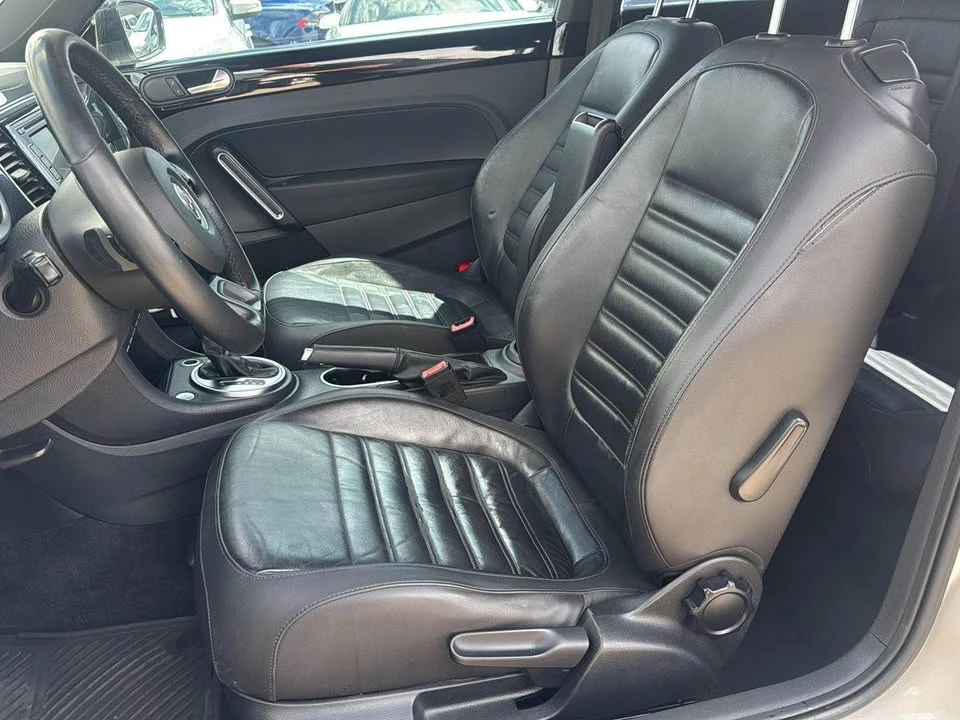 2012 Volkswagen A5 Beetle - Image 7 of 18
