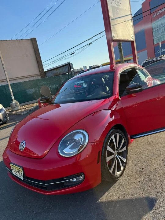 2012 Volkswagen A5 Beetle - Image 2 of 10