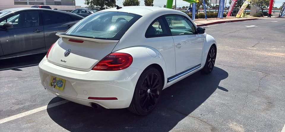 2012 Volkswagen A5 Beetle - Image 2 of 4