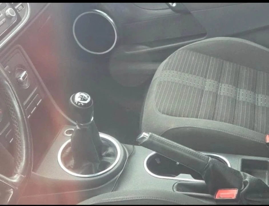 2012 Volkswagen A5 Beetle - Image 2 of 7