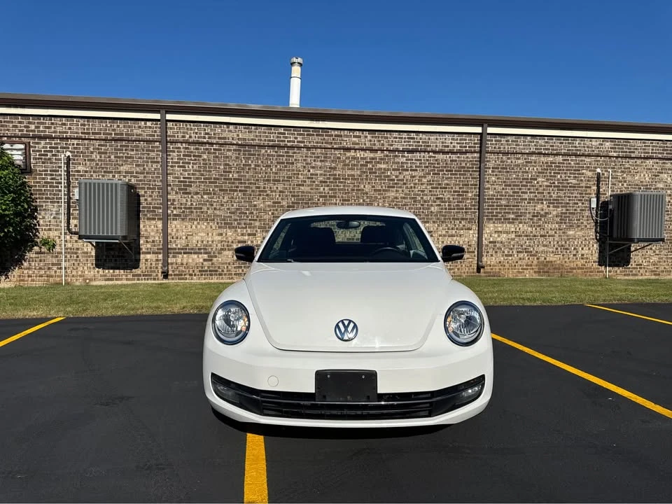 2012 Volkswagen A5 Beetle - Image 4 of 20