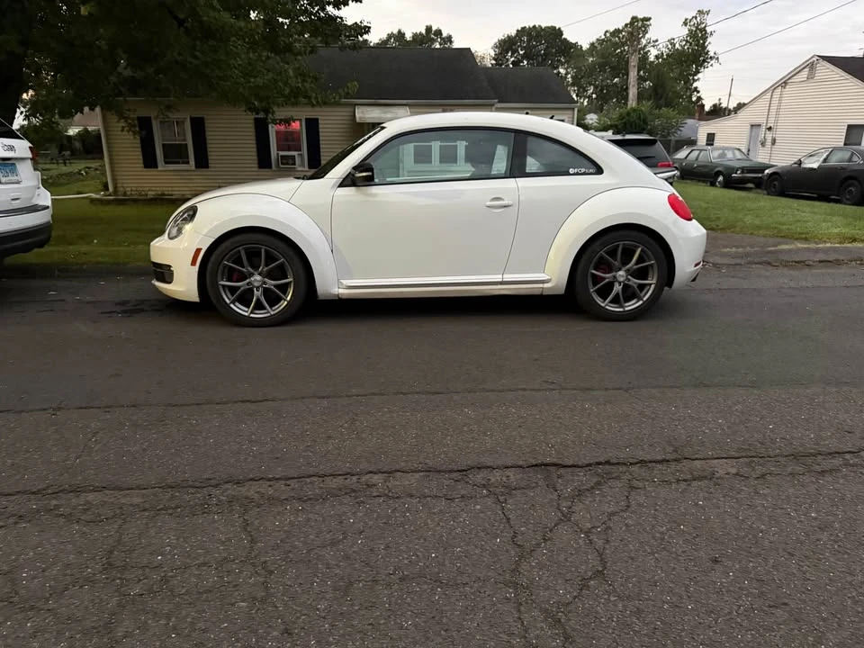 2012 Volkswagen A5 Beetle - Image 5 of 6