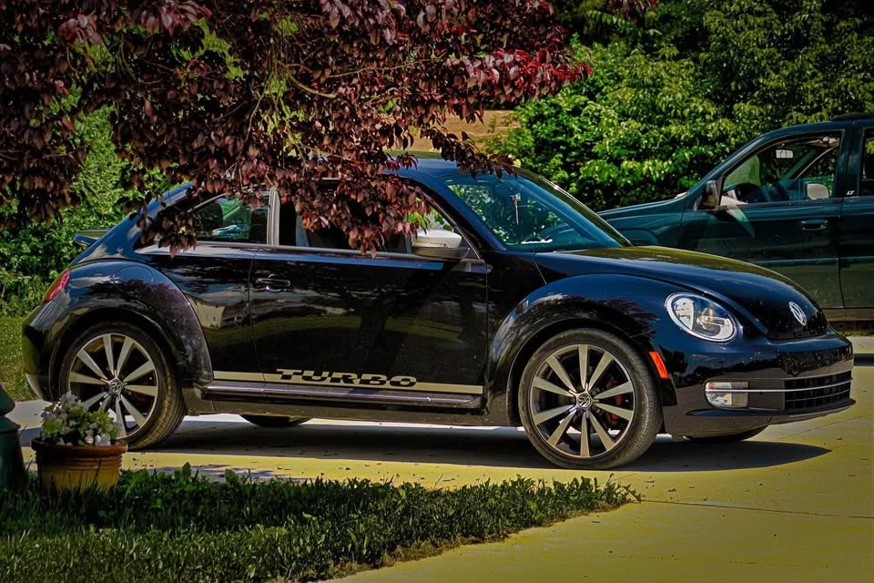 2012 Volkswagen A5 Beetle - Image 2 of 3