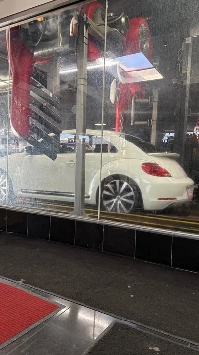 2012 Volkswagen A5 Beetle - Image 2 of 2