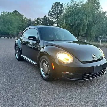 2012 Volkswagen Beetle 2.5L Convertible 2D