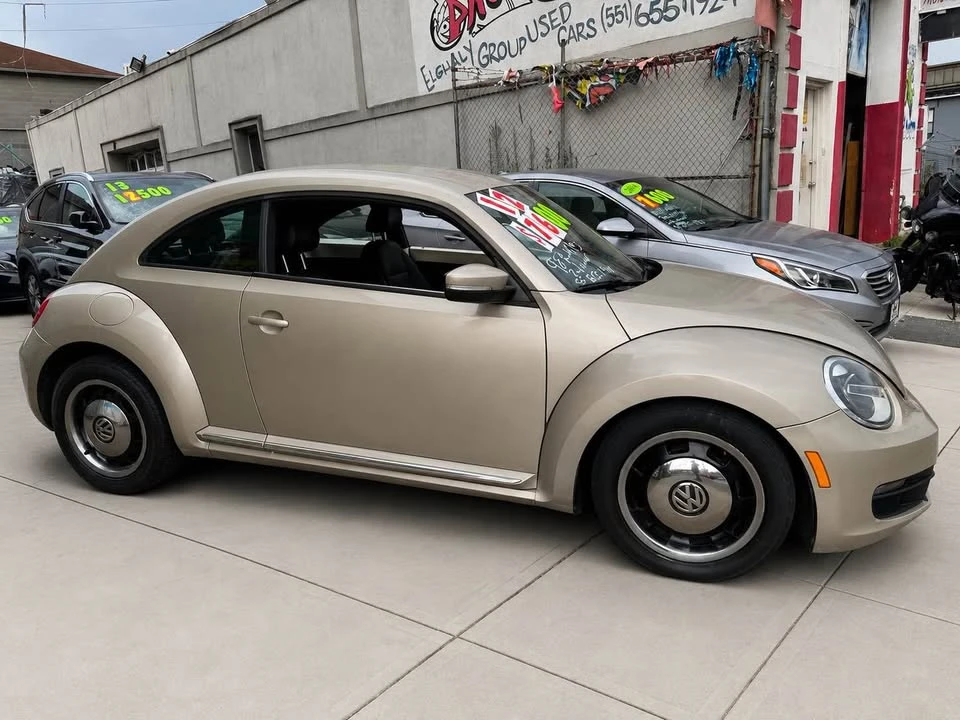 2012 Volkswagen A5 Beetle - Image 2 of 13