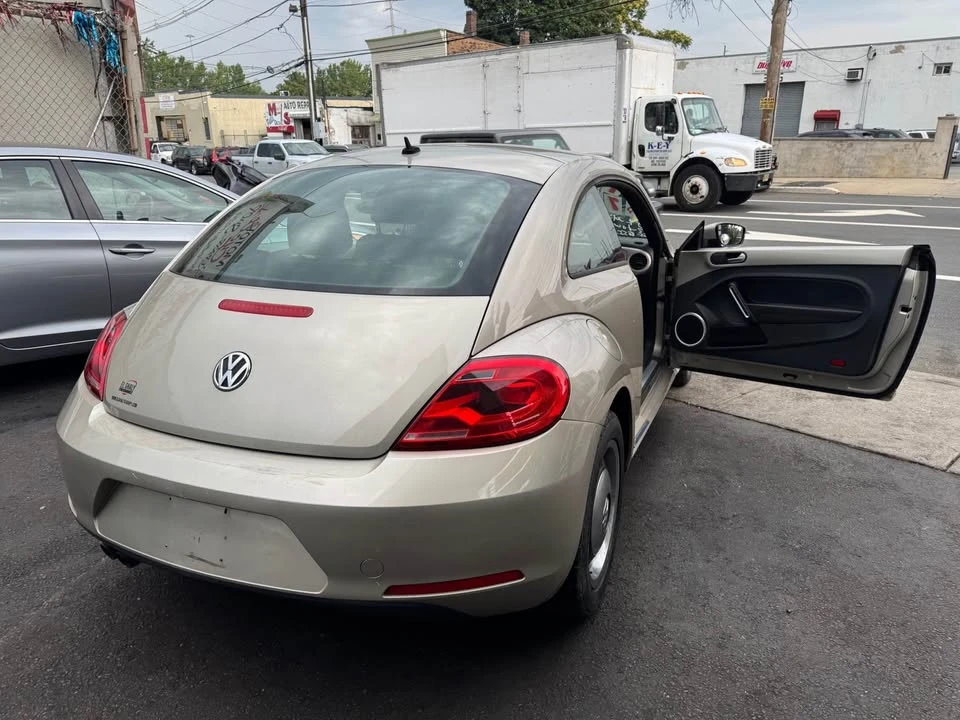 2012 Volkswagen A5 Beetle - Image 12 of 13