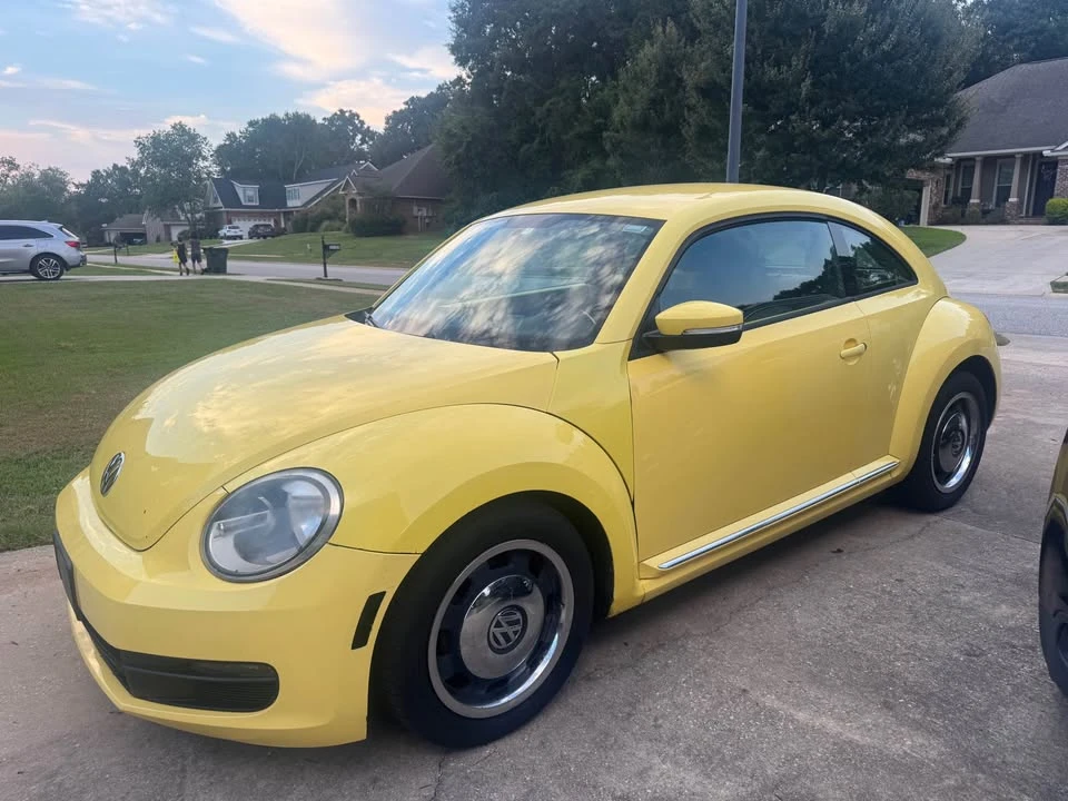 2012 Volkswagen A5 Beetle - Image 2 of 14
