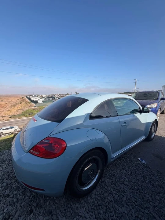 2012 Volkswagen A5 Beetle - Image 3 of 8