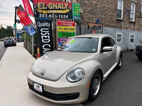 2012 Volkswagen Beetle 2.5L Entry Hatchback 2D
