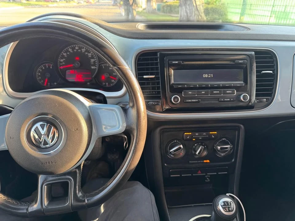 2012 Volkswagen A5 Beetle - Image 9 of 12
