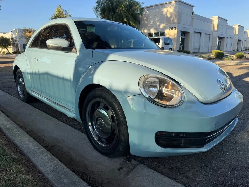 2012 Volkswagen A5 Beetle - Image 3 of 12