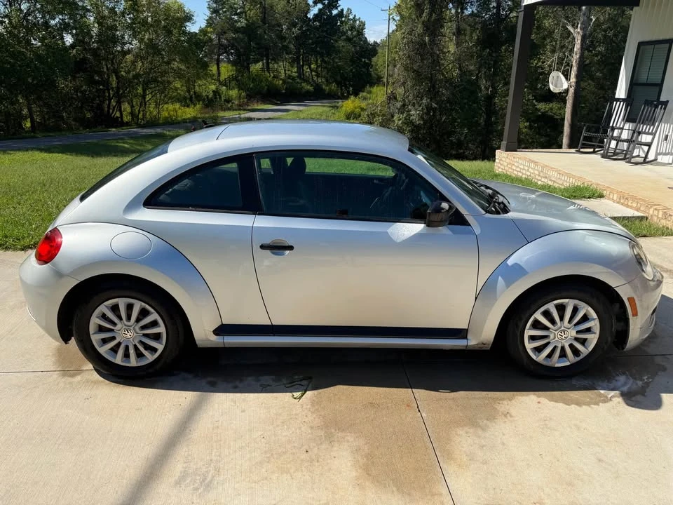 2012 Volkswagen A5 Beetle - Image 6 of 19