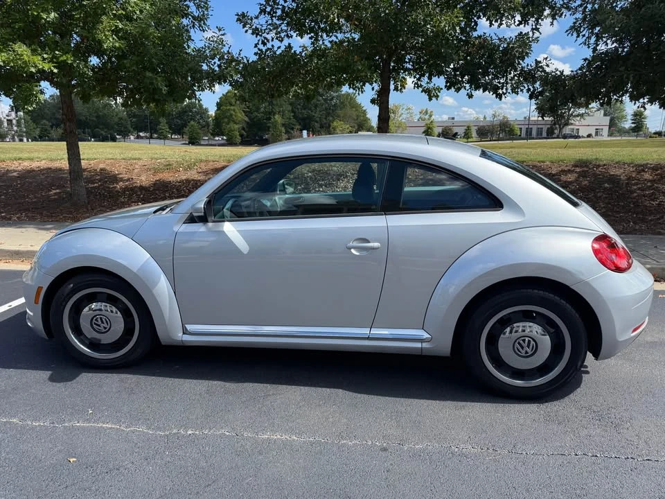 2012 Volkswagen A5 Beetle - Image 5 of 13