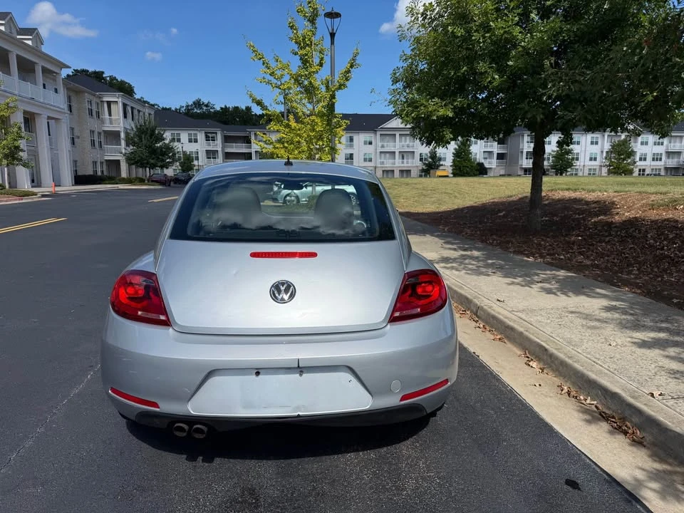 2012 Volkswagen A5 Beetle - Image 6 of 13