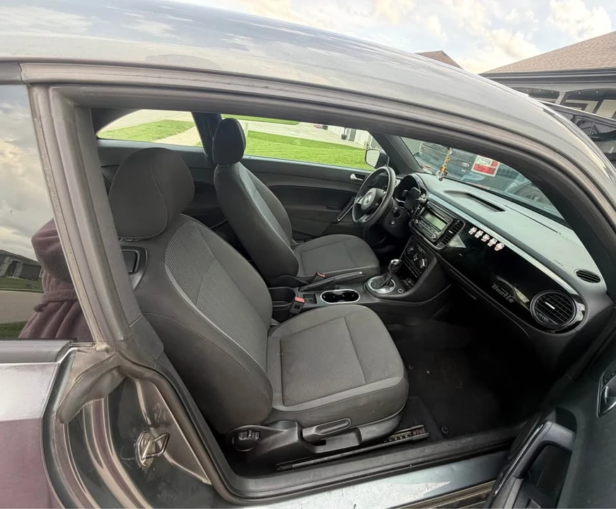 2012 Volkswagen A5 Beetle - Image 6 of 6