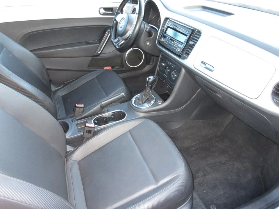 2012 Volkswagen A5 Beetle - Image 11 of 14