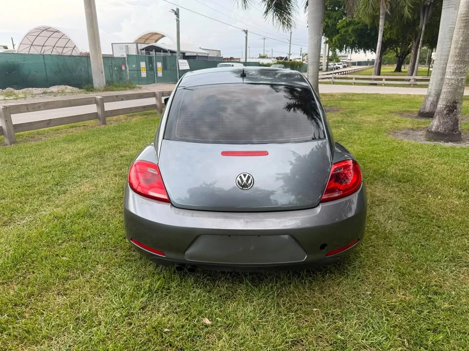 2012 Volkswagen A5 Beetle - Image 8 of 16
