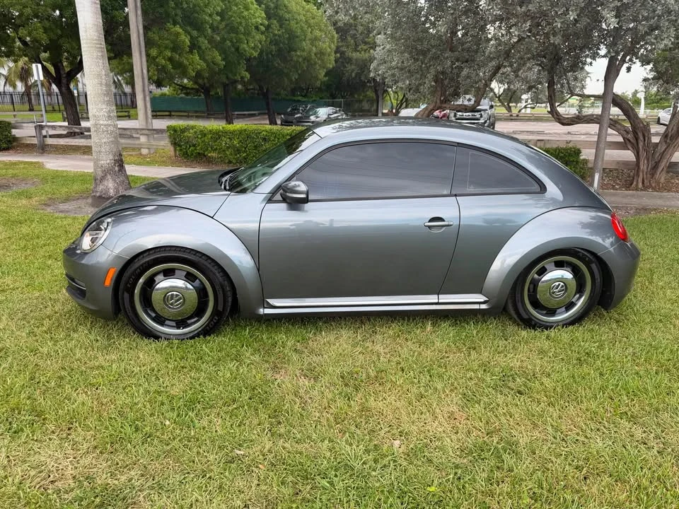 2012 Volkswagen A5 Beetle - Image 4 of 16
