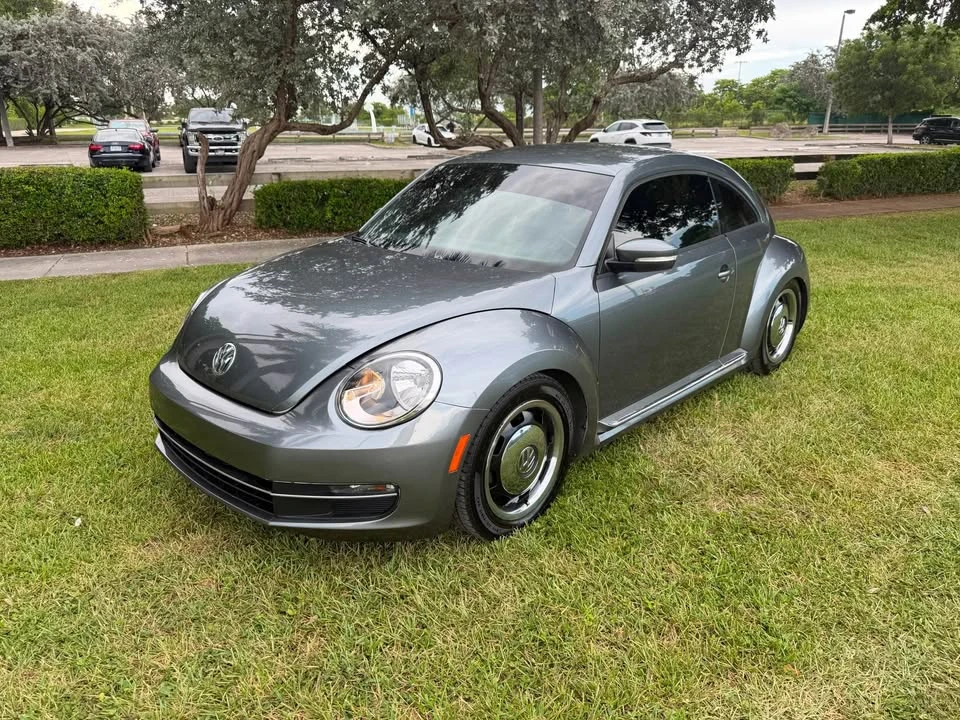 2012 Volkswagen A5 Beetle - Image 2 of 16