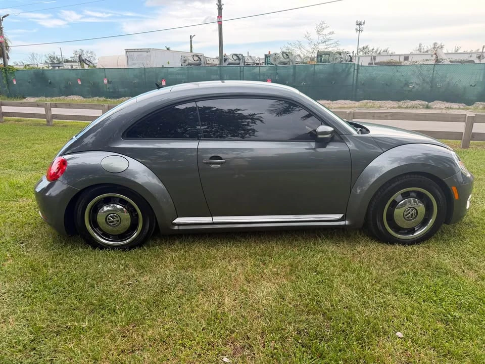 2012 Volkswagen A5 Beetle - Image 6 of 16