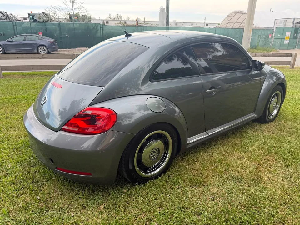 2012 Volkswagen A5 Beetle - Image 7 of 16