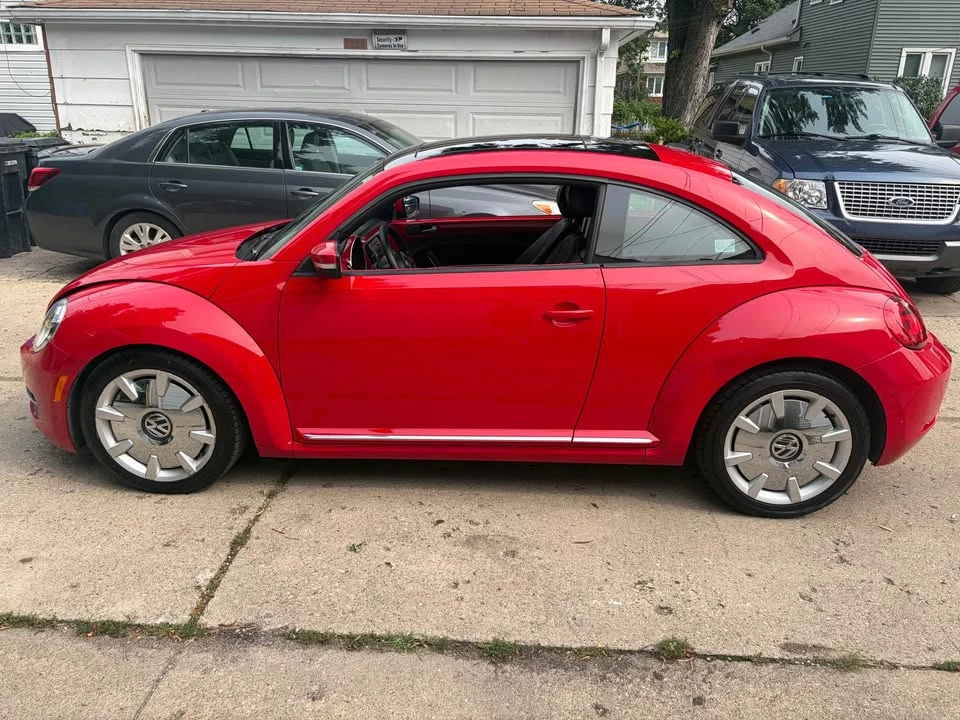 2012 Volkswagen A5 Beetle - Image 6 of 15