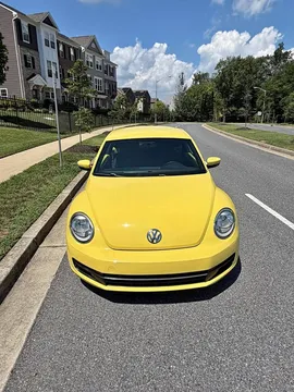 2012 Volkswagen Beetle 2.5L Fender Edition