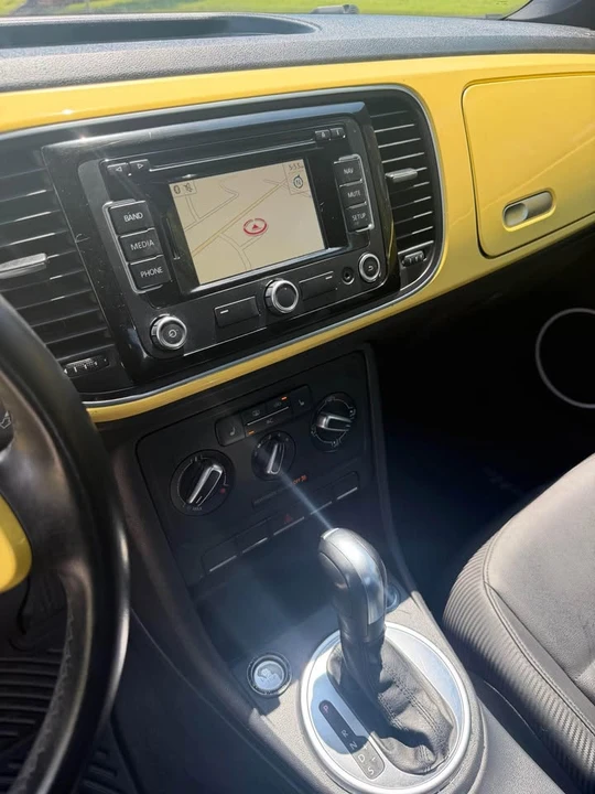 2012 Volkswagen A5 Beetle - Image 17 of 20