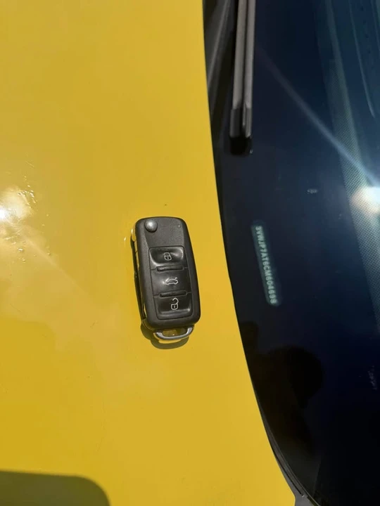 2012 Volkswagen A5 Beetle - Image 14 of 20