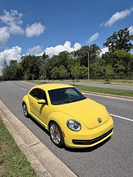 2012 Volkswagen Beetle 2.5L Fender Edition