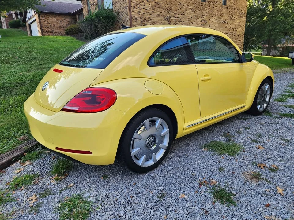 2012 Volkswagen A5 Beetle - Image 3 of 6