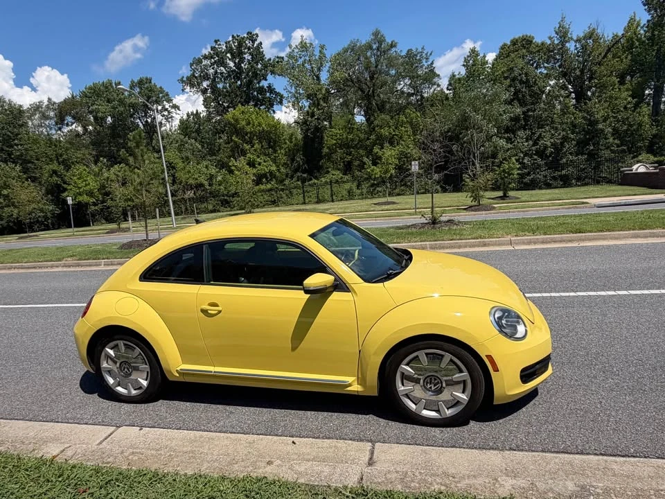 2012 Volkswagen A5 Beetle - Image 9 of 20