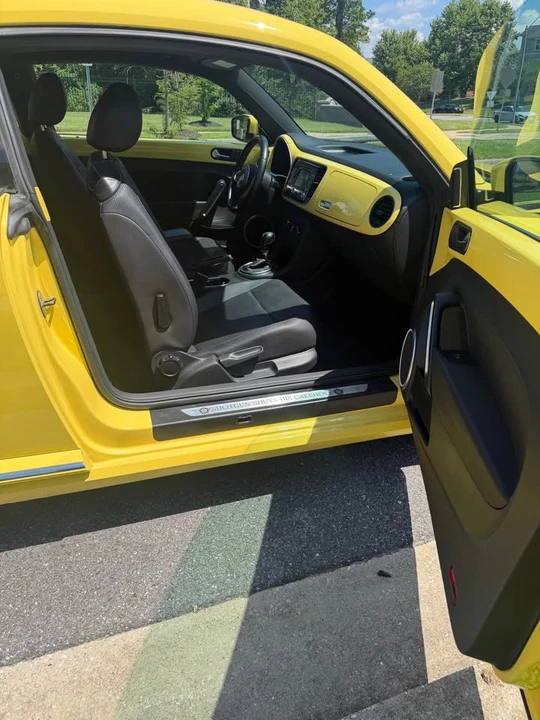 2012 Volkswagen A5 Beetle - Image 11 of 20