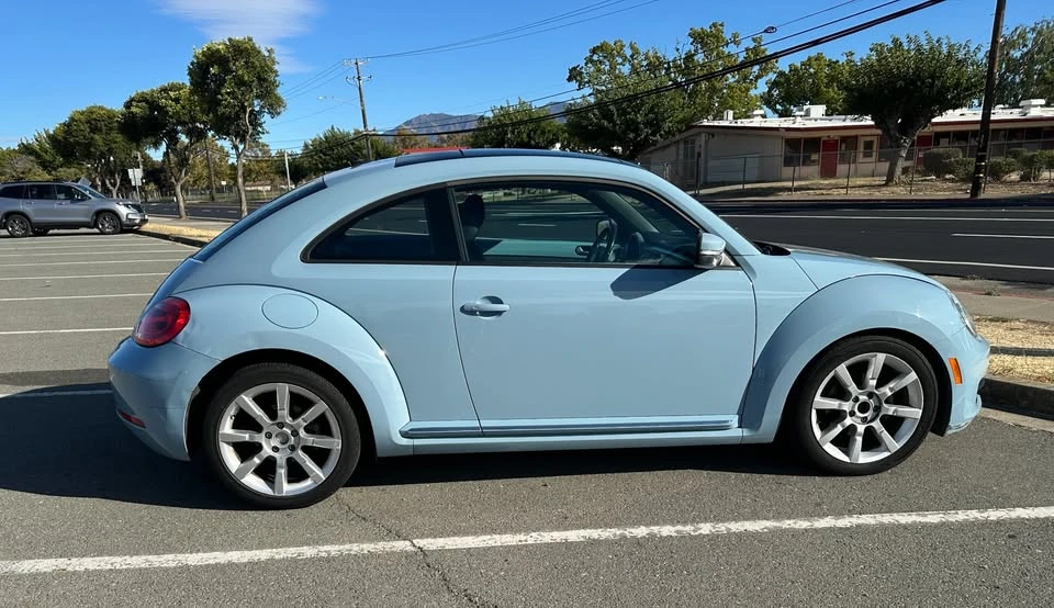 2012 Volkswagen A5 Beetle - Image 2 of 18
